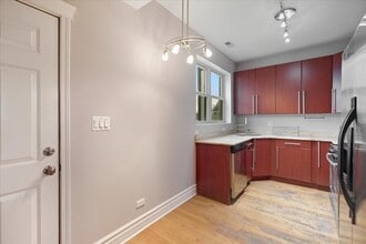 1951 N Monticello Ave, Unit Unit 2 in Chicago, IL - Foto de edificio - Building Photo