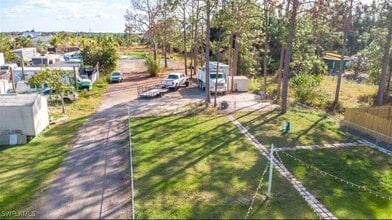 2740 35th Ave NE in Naples, FL - Building Photo - Building Photo