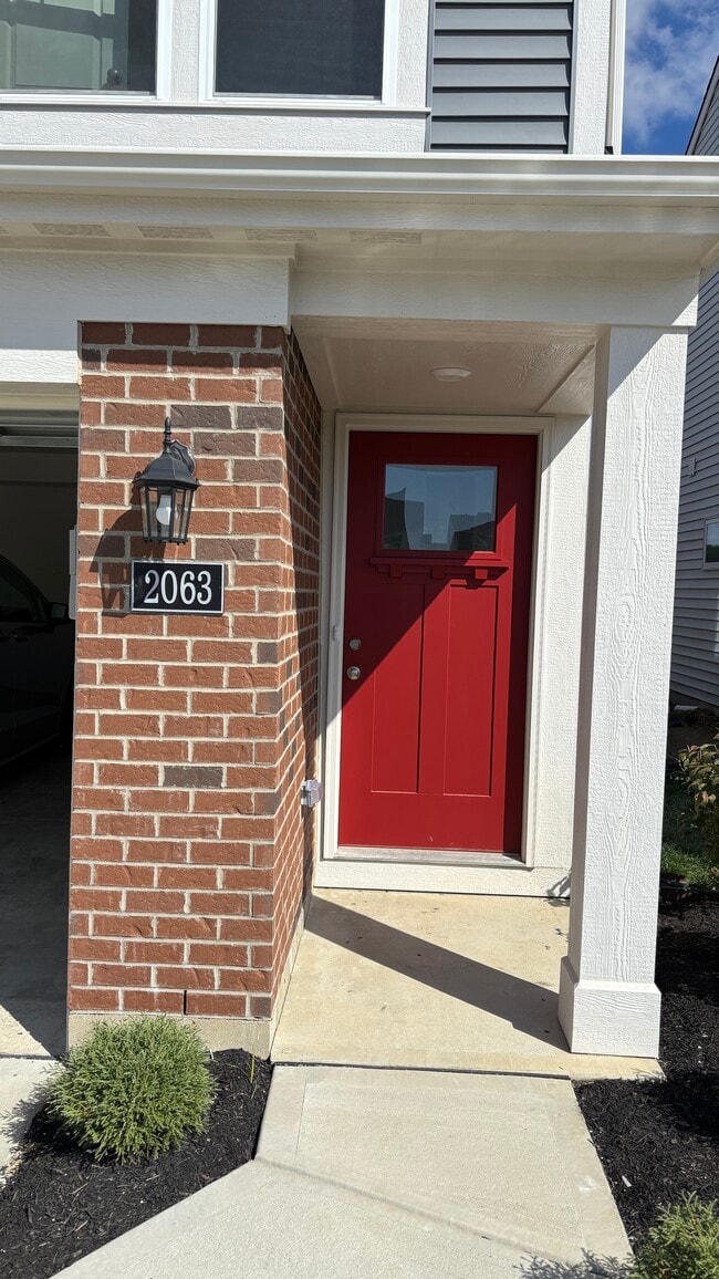 2063 Wildberry Way in Batavia, OH - Foto de edificio - Building Photo