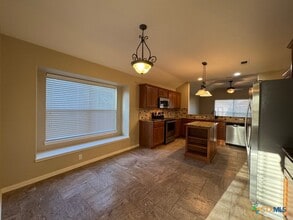 318 Silverado Trail in Victoria, TX - Building Photo - Building Photo