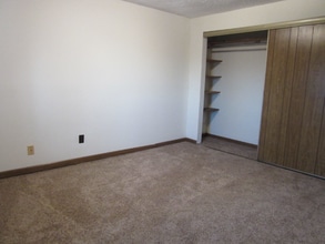 4 Circle Dr in Huntington, WV - Building Photo - Building Photo