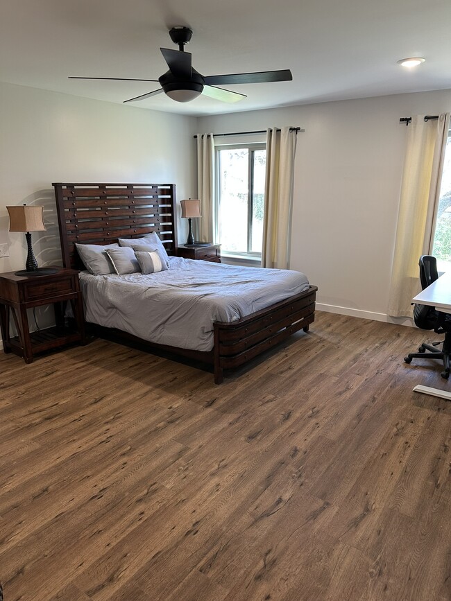 property at 1108 Oak Hollow Dr