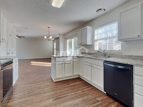 922 Whispering Pine Way in Lebanon, OH - Foto de edificio - Building Photo