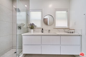 1310 S Rimpau Blvd in Los Angeles, CA - Building Photo - Building Photo