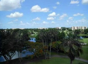 14527 Bonaire Blvd in Delray Beach, FL - Building Photo - Building Photo