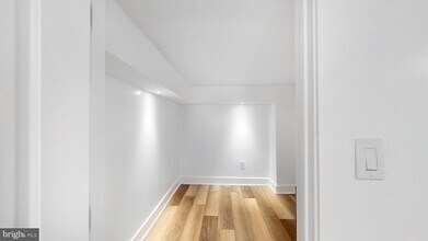 651 N 16th St-Unit -1 in Philadelphia, PA - Foto de edificio - Building Photo