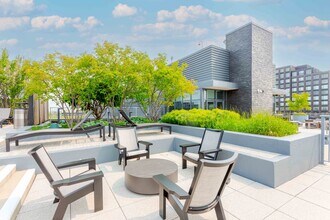 The Madison at Racine in Chicago, IL - Building Photo - Building Photo