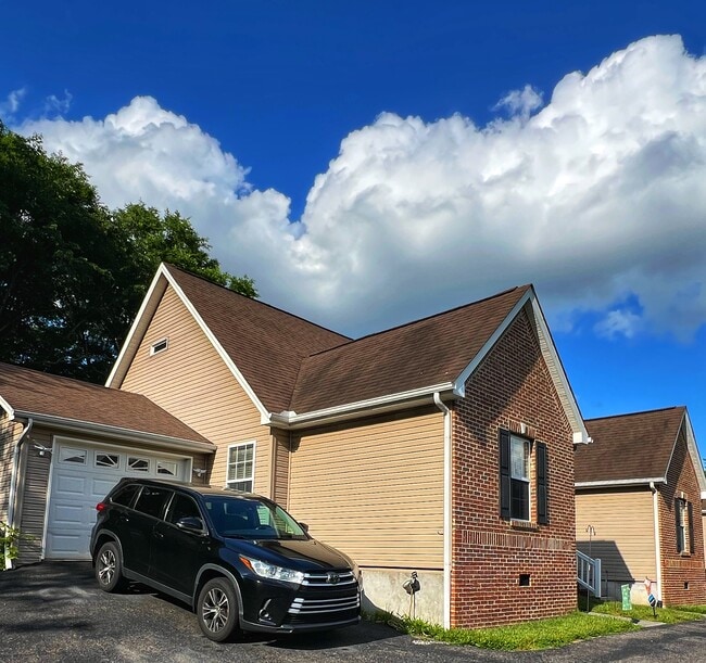 10837 Woody Dr in Knoxville, TN - Building Photo - Building Photo