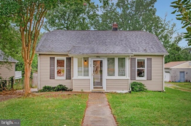 property at 1009 Tyler Ave