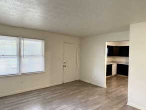 319 Garden Park Dr in Nicholasville, KY - Foto de edificio - Building Photo