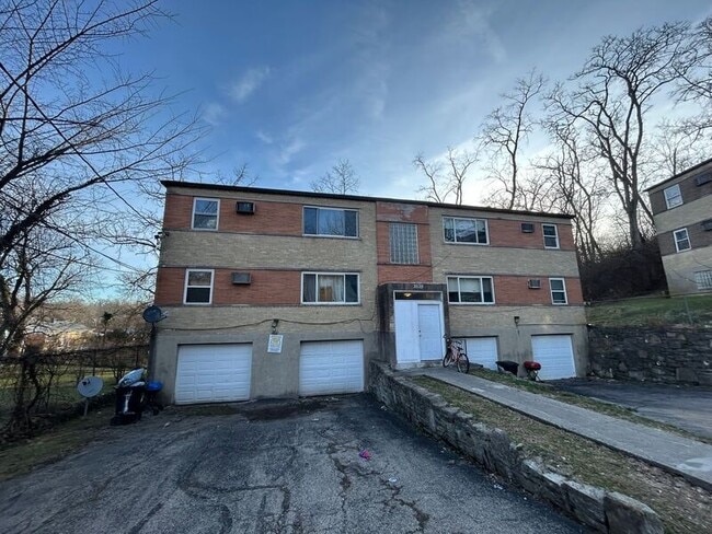 property at 2828 Westknolls Ln