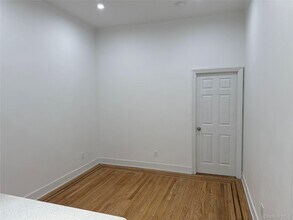 238-05 Braddock Ave in Queens, NY - Building Photo - Building Photo