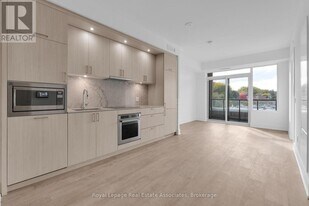 259 The Kingsway in Toronto, ON - Building Photo