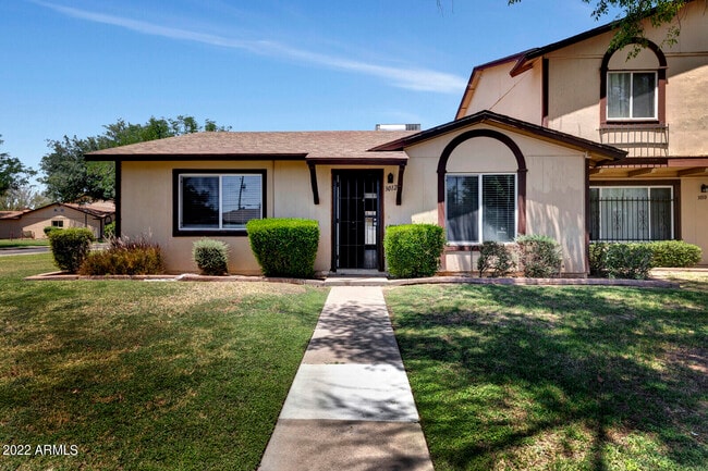 property at 3012 W Bethany Home Rd