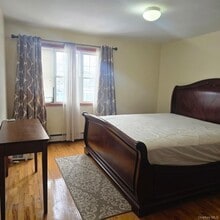 238-12 148th Dr in Queens, NY - Building Photo - Building Photo