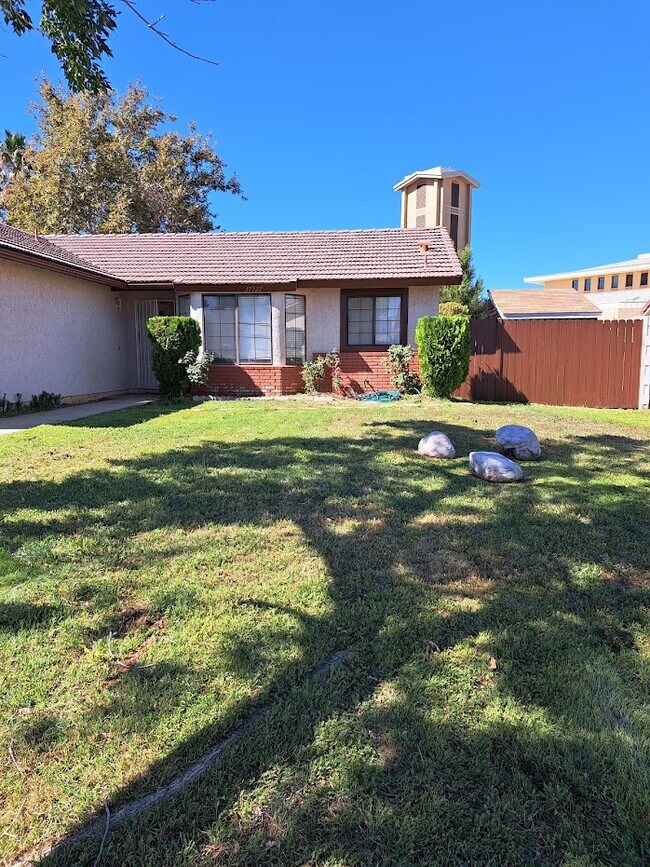 37727 Maureen St Rentals in Palmdale, CA
