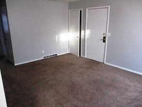 1506 Ensign Dr in Normal, IL - Building Photo - Building Photo