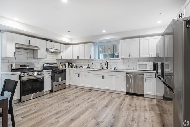 1204 W 37th Dr in Los Angeles, CA - Building Photo - Building Photo