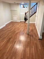 132 Phoenix St in Hempstead, NY - Building Photo