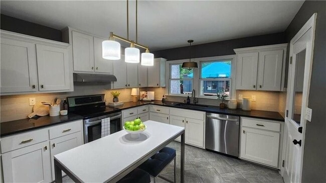 2132 Clairmont Rd in Decatur, GA - Building Photo - Building Photo