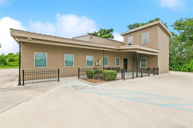 property at 1400 Woodland Hwy