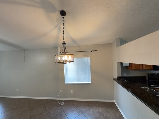 2201 Grasmere Dr in Apopka, FL - Building Photo - Building Photo