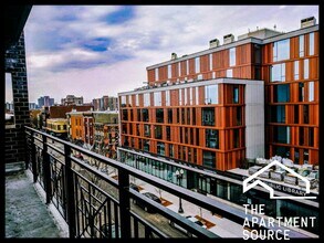 1335 W Taylor St in Chicago, IL - Foto de edificio - Building Photo