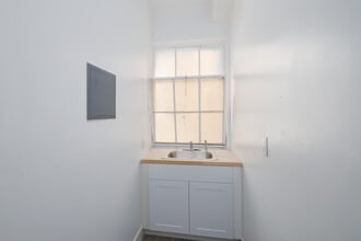 Arlington Apartments in San Diego, CA - Foto de edificio - Building Photo