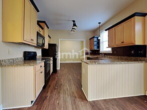 11207 Sugarmill Dr in Alexandria, KY - Building Photo - Building Photo