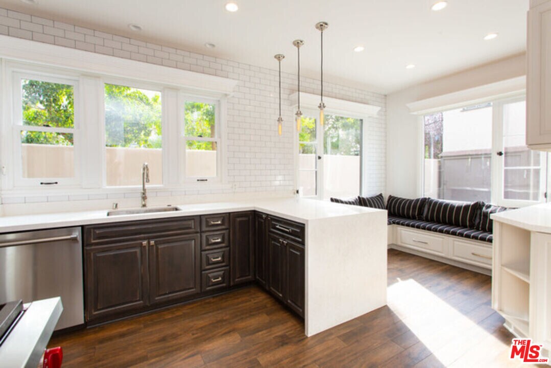 153 N Arnaz Dr in Beverly Hills, CA - Building Photo