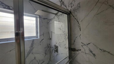 1050 Pennsylvania Ave in Miami Beach, FL - Building Photo - Building Photo