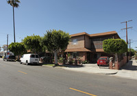 1015 E 20th St in Long Beach, CA - Foto de edificio - Building Photo