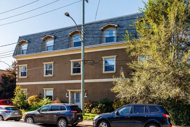 2012 De Hampton Av in Montréal, QC - Building Photo - Building Photo