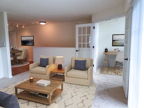 Southfield Apartments in Oak Creek, WI - Building Photo - Building Photo