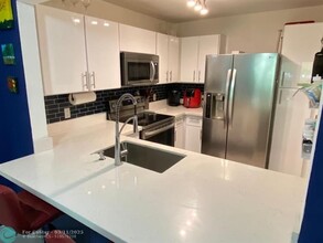 421 SE 10th St in Dania Beach, FL - Building Photo - Building Photo