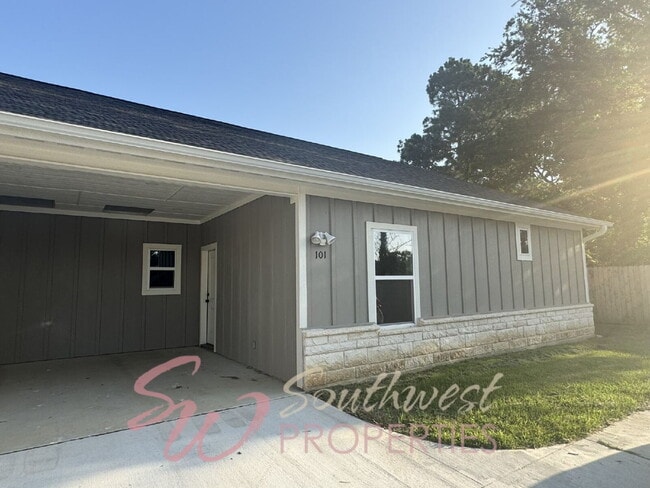 1431 W Ash St in Stephenville, TX - Building Photo - Building Photo