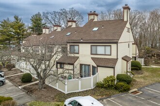 Rockledge in Branford, CT - Foto de edificio - Building Photo