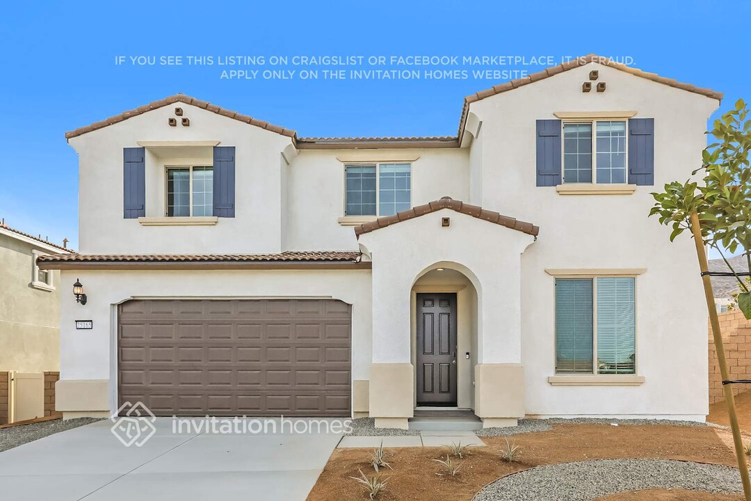 25165 Lone Oak Dr in Menifee, CA - Building Photo