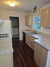 8570 Country Club Dr in Pinckney, MI - Building Photo - Building Photo