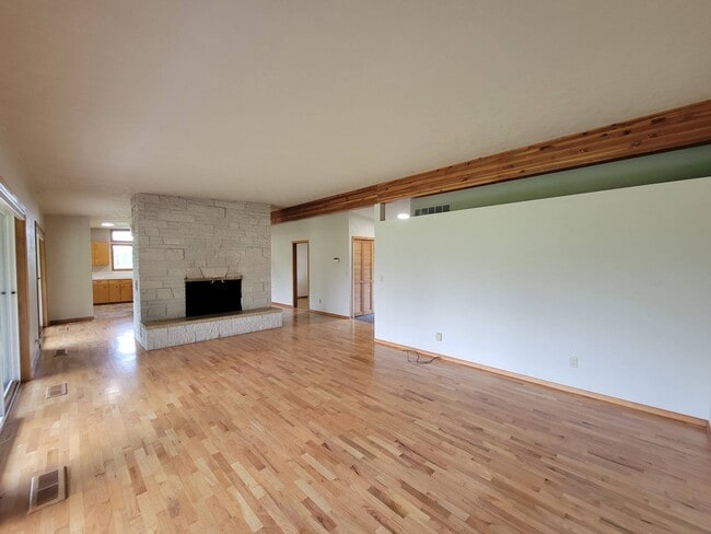 property at 305 N Quincy Pl