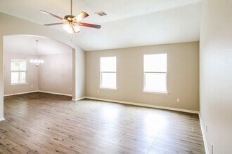1083 Shadow Glenn Dr in Conroe, TX - Building Photo - Building Photo