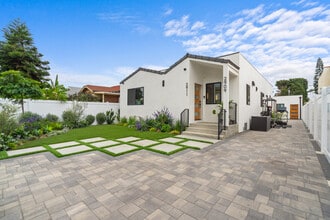 2911 S Rimpau Blvd in Los Angeles, CA - Foto de edificio - Building Photo