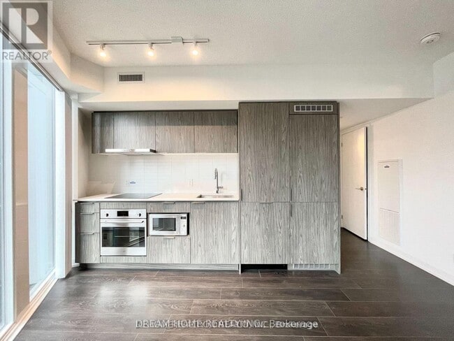 60 Shuter St in Toronto, ON - Building Photo - Building Photo