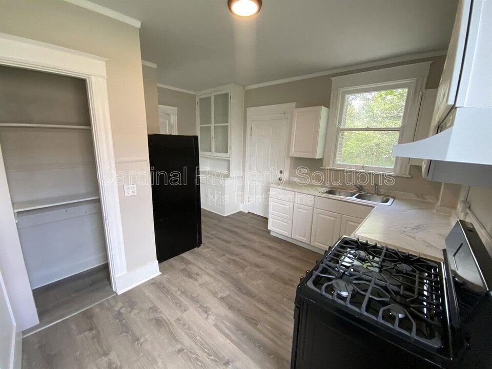 810 Cleveland Ave in Cincinnati, OH - Building Photo
