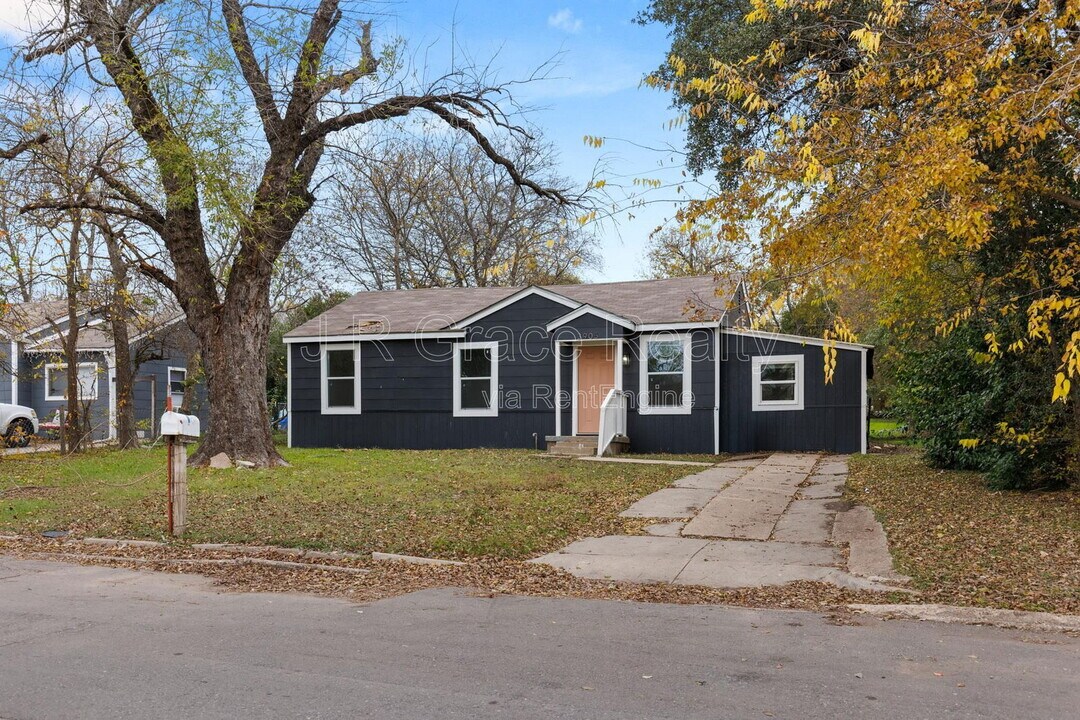 3905 Hay Ave in Waco, TX - Building Photo