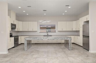 2041 Lake View Dr in Mission, TX - Building Photo - Building Photo