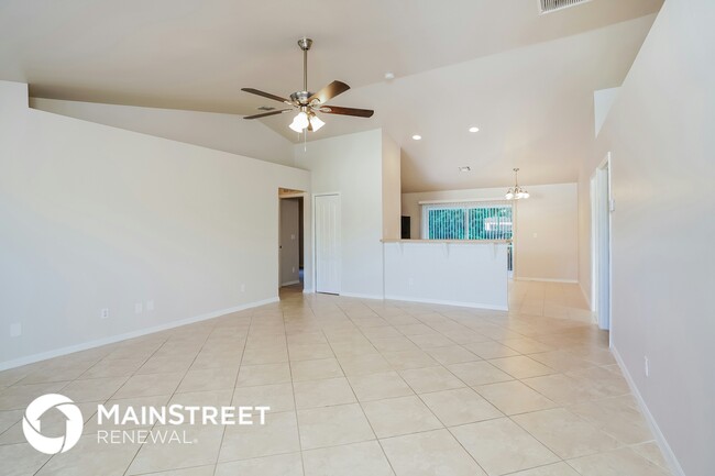 725 Kari Cir in Lehigh Acres, FL - Building Photo - Building Photo