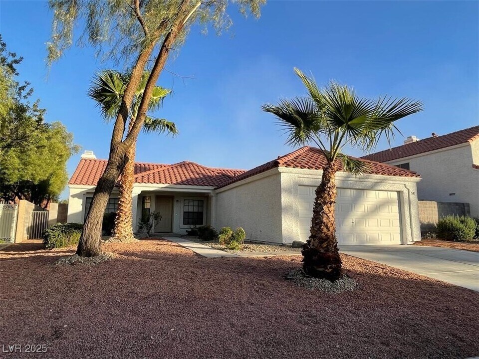 14 Jensen Dr in Henderson, NV - Foto de edificio