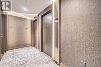 11 Yorkville Ave in Toronto, ON - Building Photo - Building Photo