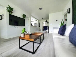 1440 NW 7th Terrace in Fort Lauderdale, FL - Building Photo - Building Photo